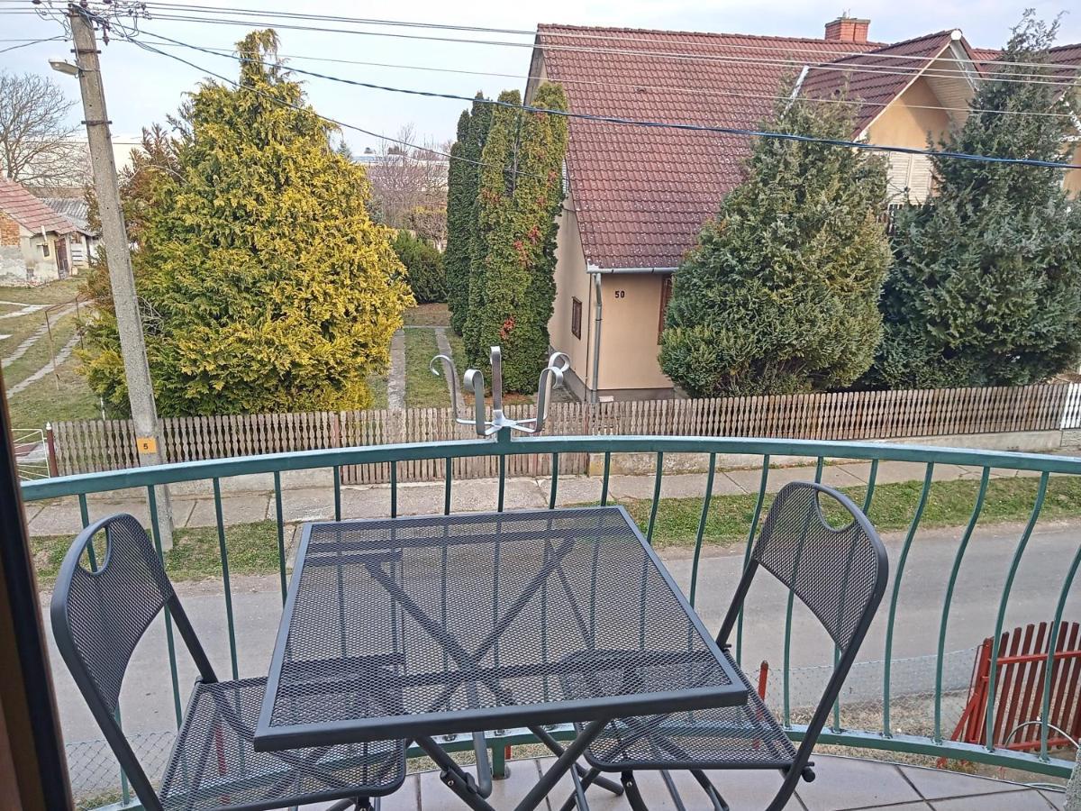 Borostyan Vendeghaz Lägenhet Balatonkeresztúr Exteriör bild
